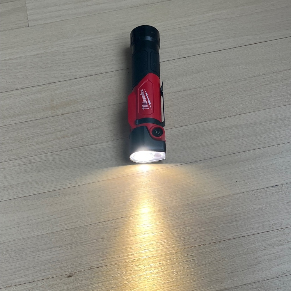 🆕 Milwaukee Red and Black USB Rechargeable Flashlight ***RARE***